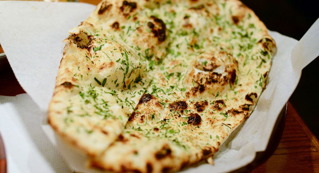  CHEESE GARLIC NAAN 