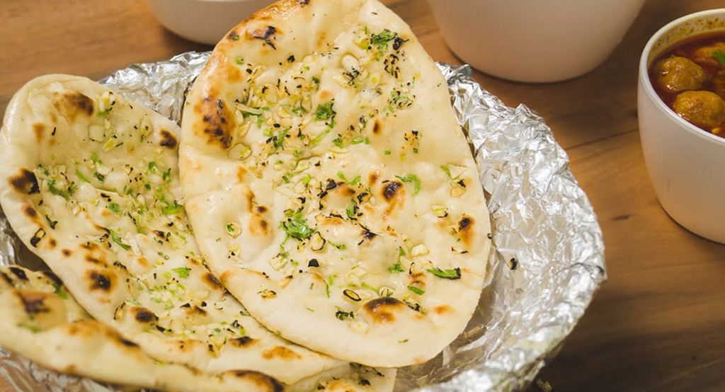  GARLIC NAAN 